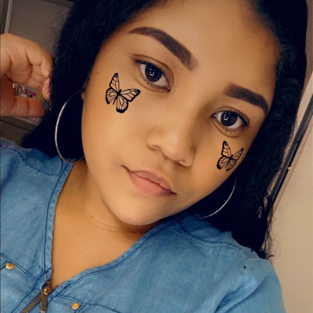 Meet your Posher, Estefany